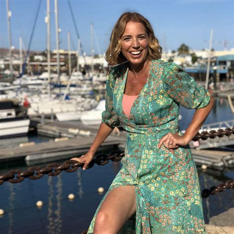 A Place in the Suns Jasmine Harman rocks red hot swimsuit to。